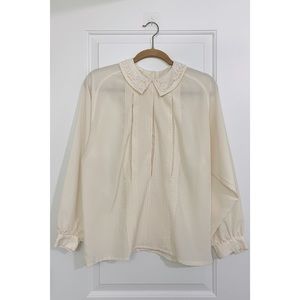 Gorgeous Susan Hutton blouse.